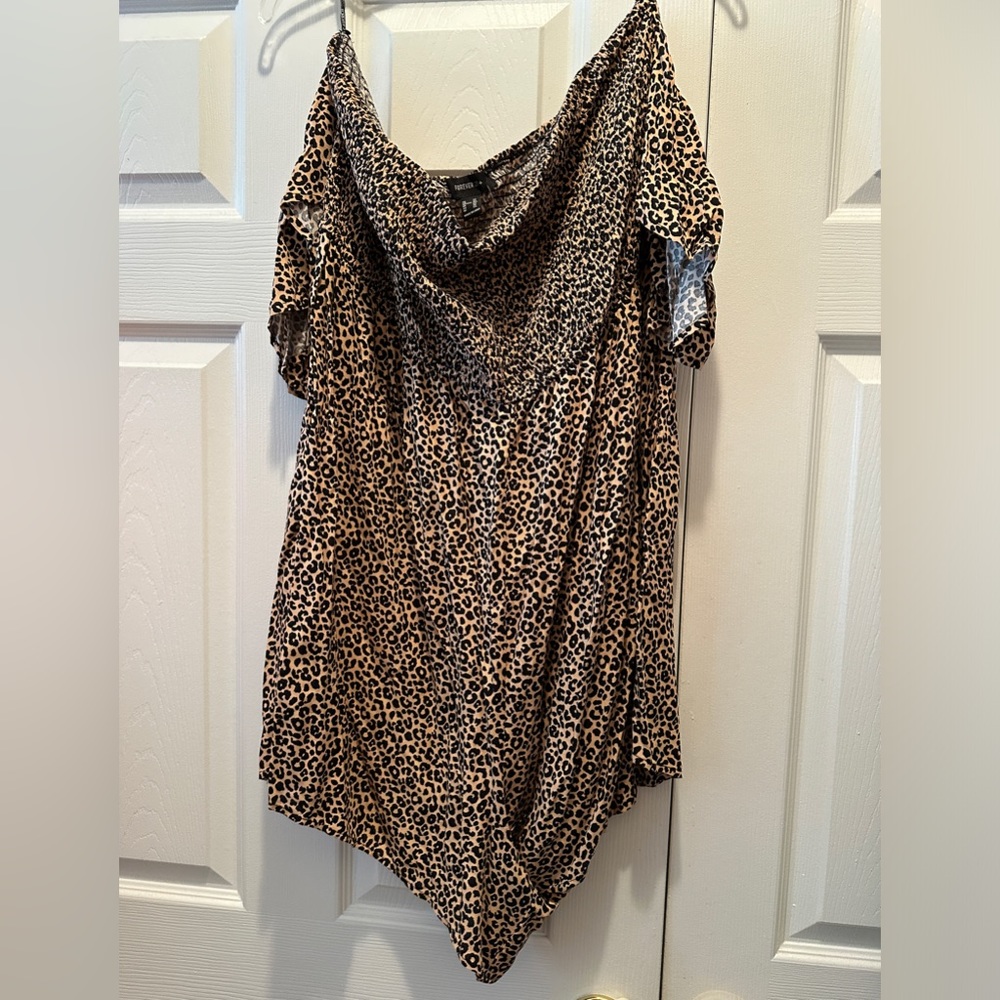 Forever 21 romper, NWT.